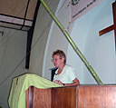 predicatrice durante un culto